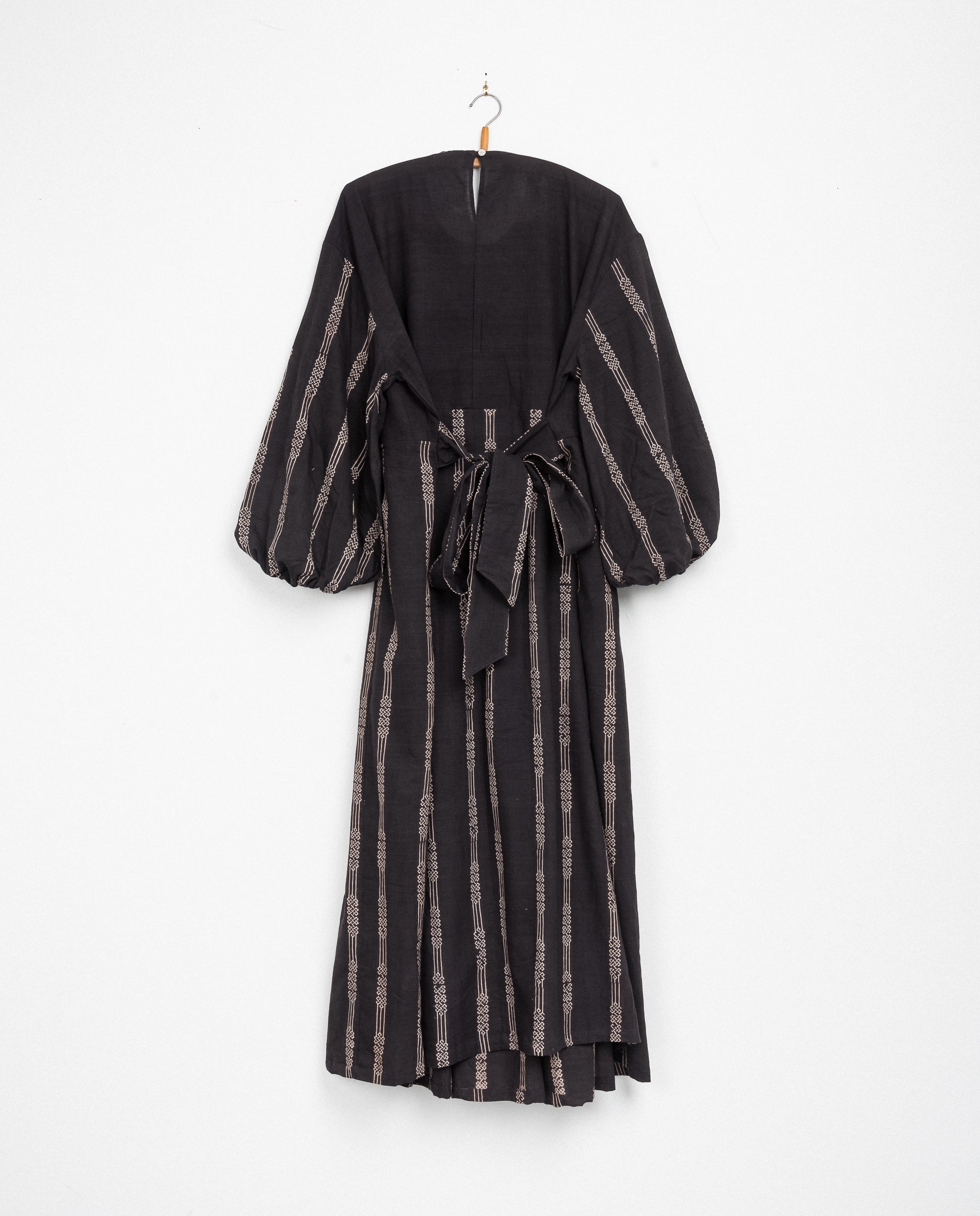Saanvi Dress in B&W Endless Knot Block Print