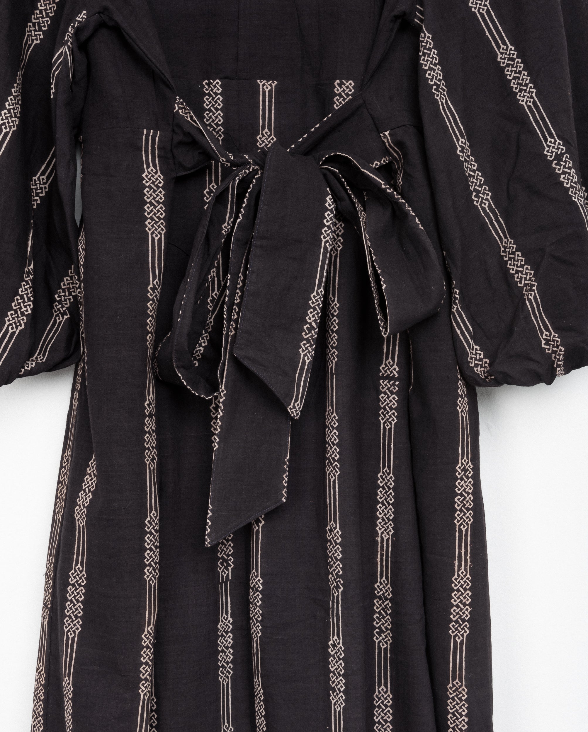 Saanvi Dress in B&W Endless Knot Block Print