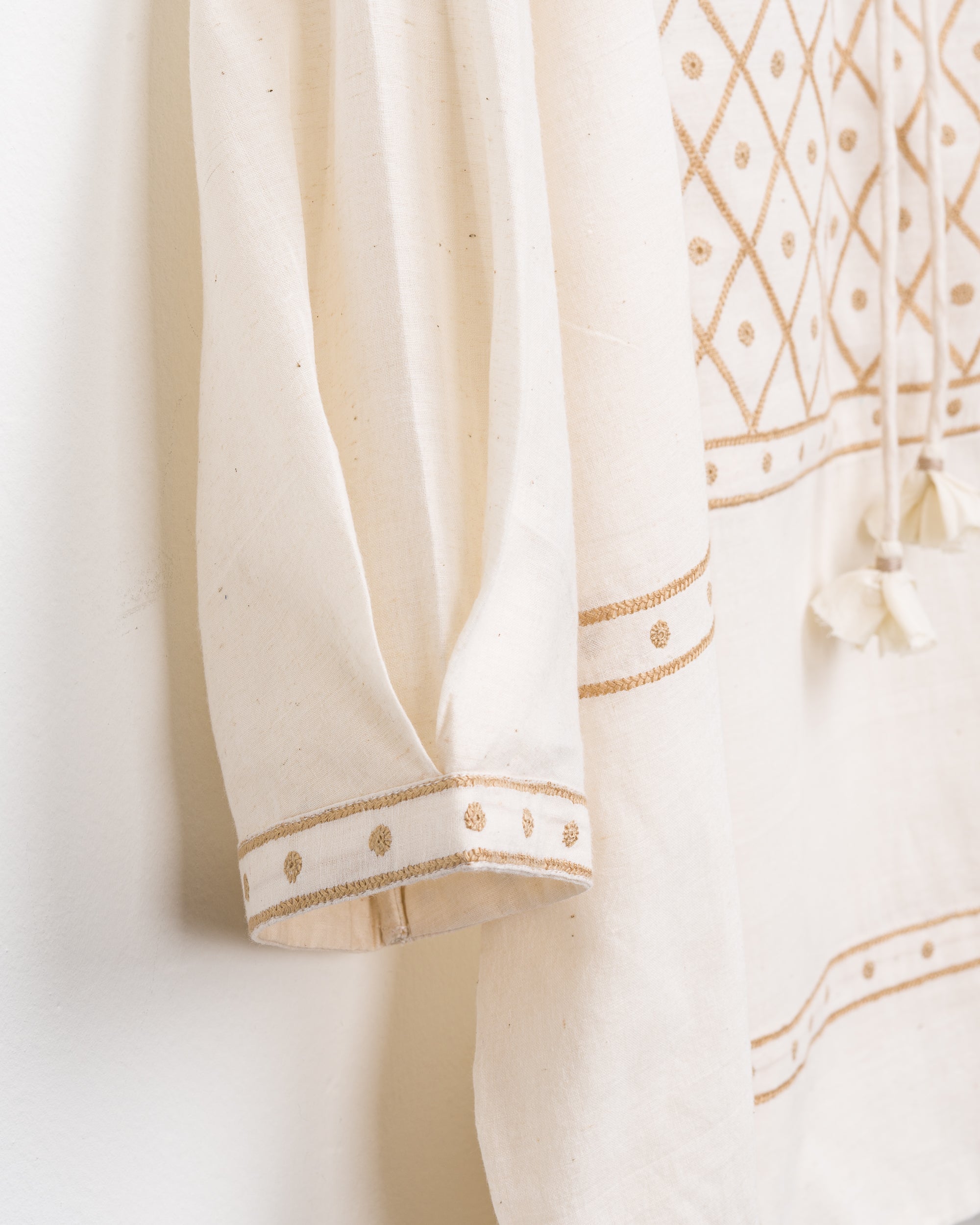 Hema Top in Embroidery MW