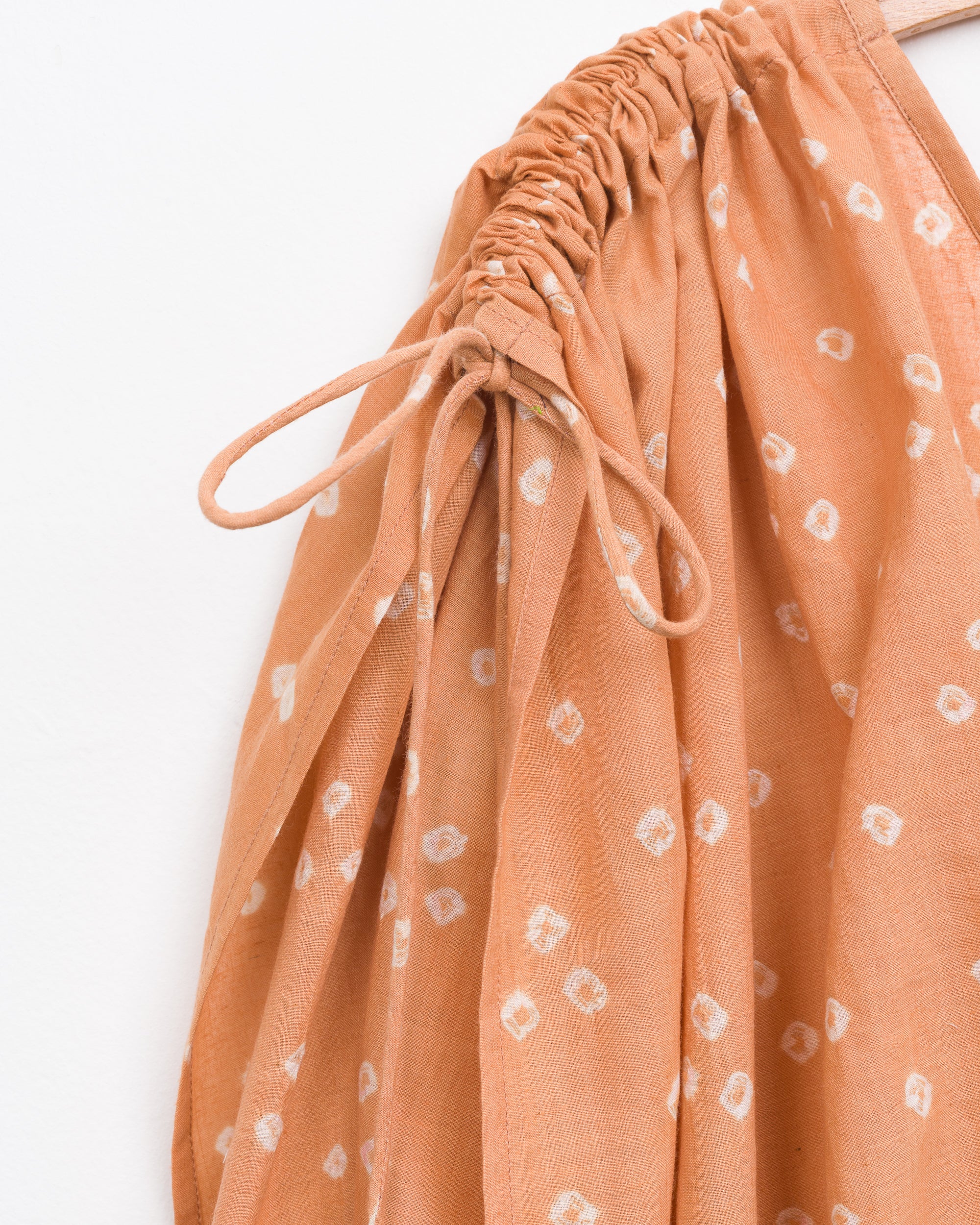 Cleo Caftan in Peach Dot Bandhani