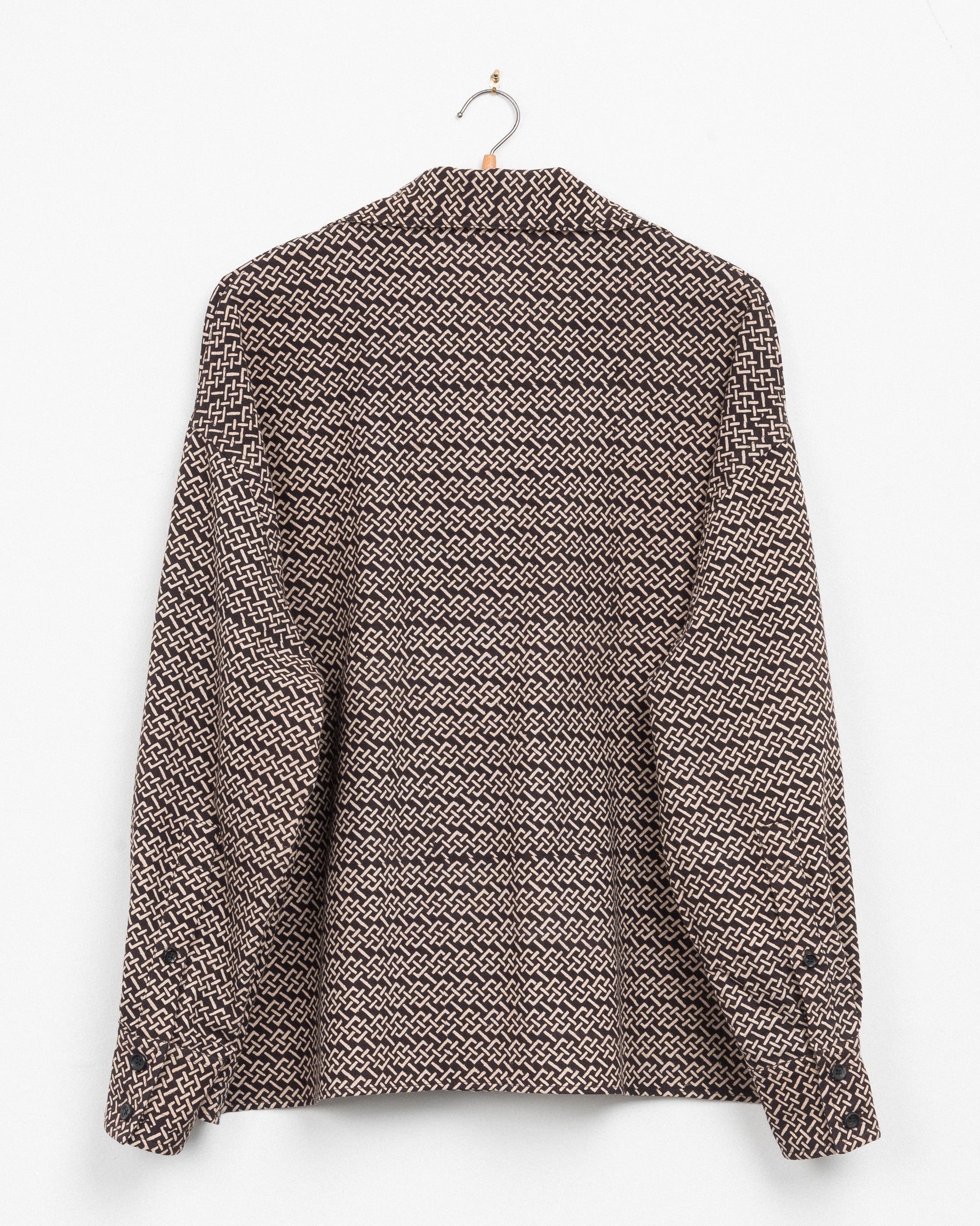 Anvi Drop Shoulder Shirt in B&W Endless Knot Block Print