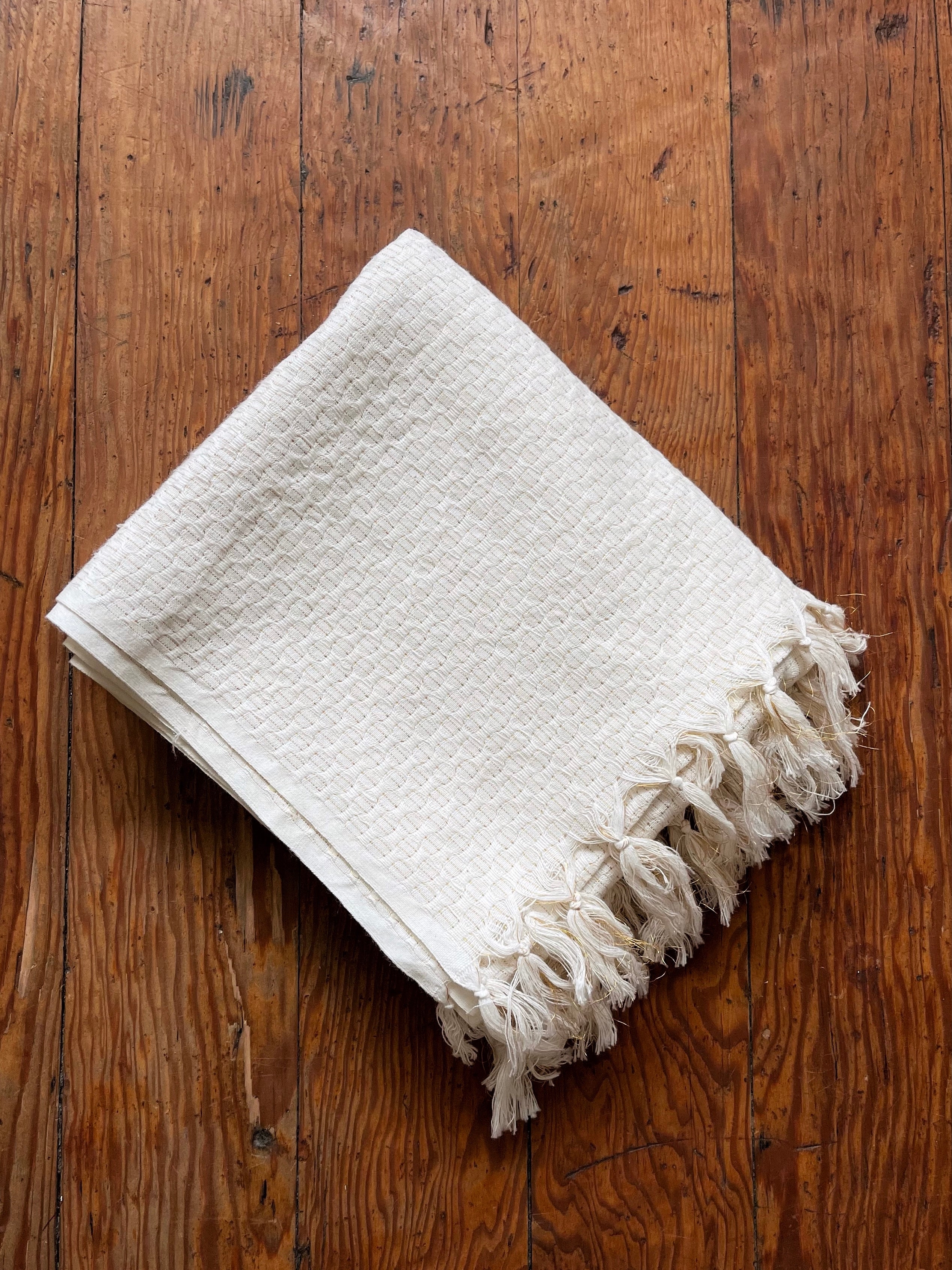 Towel in Ivory/Gold