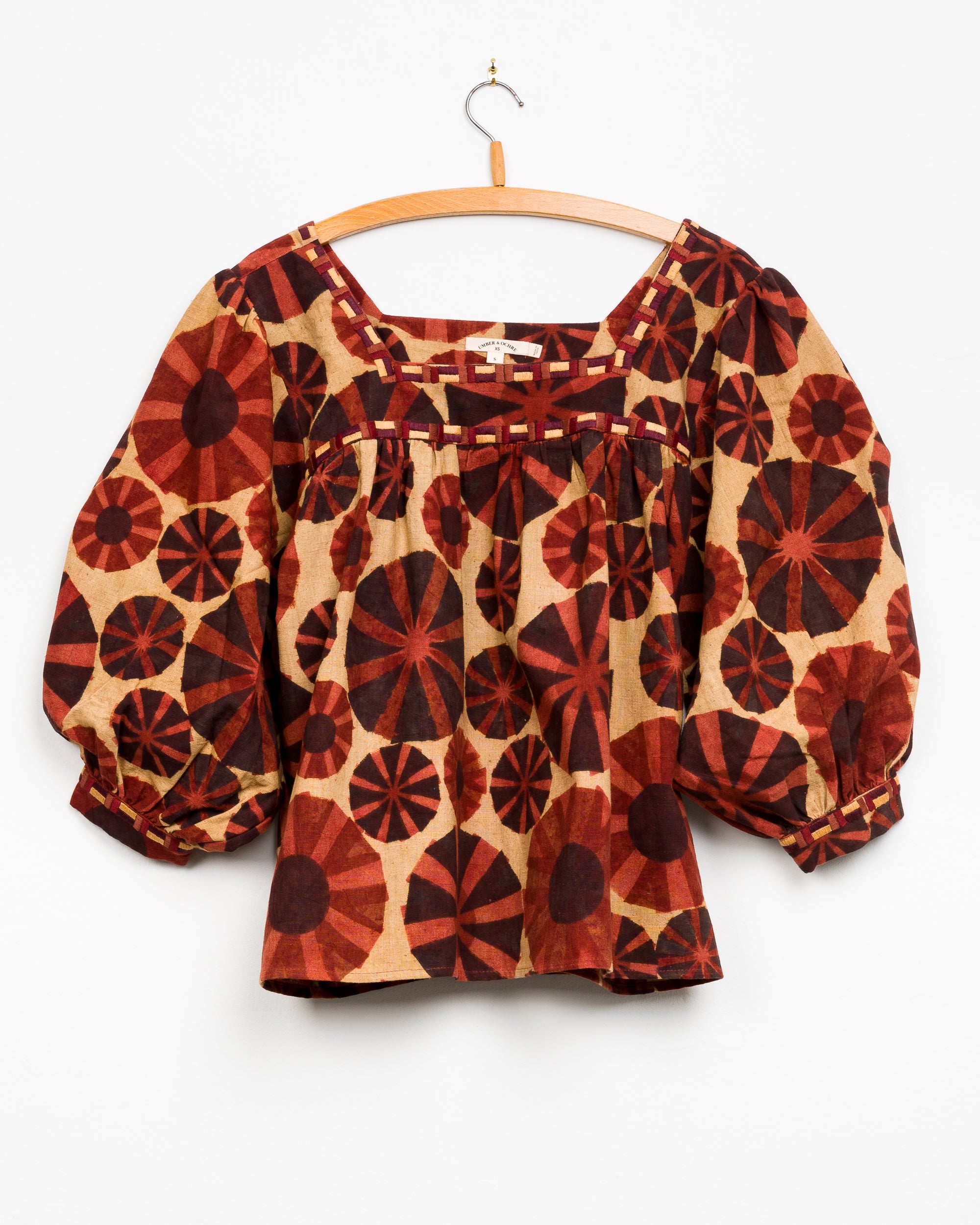 Devika Peasant Top in Pinwheel